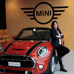 Meet your Posher, Anya